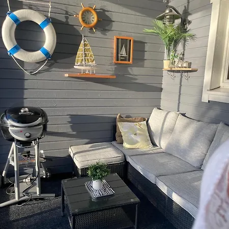 Pikkuhelmi-huvila Lomamökit